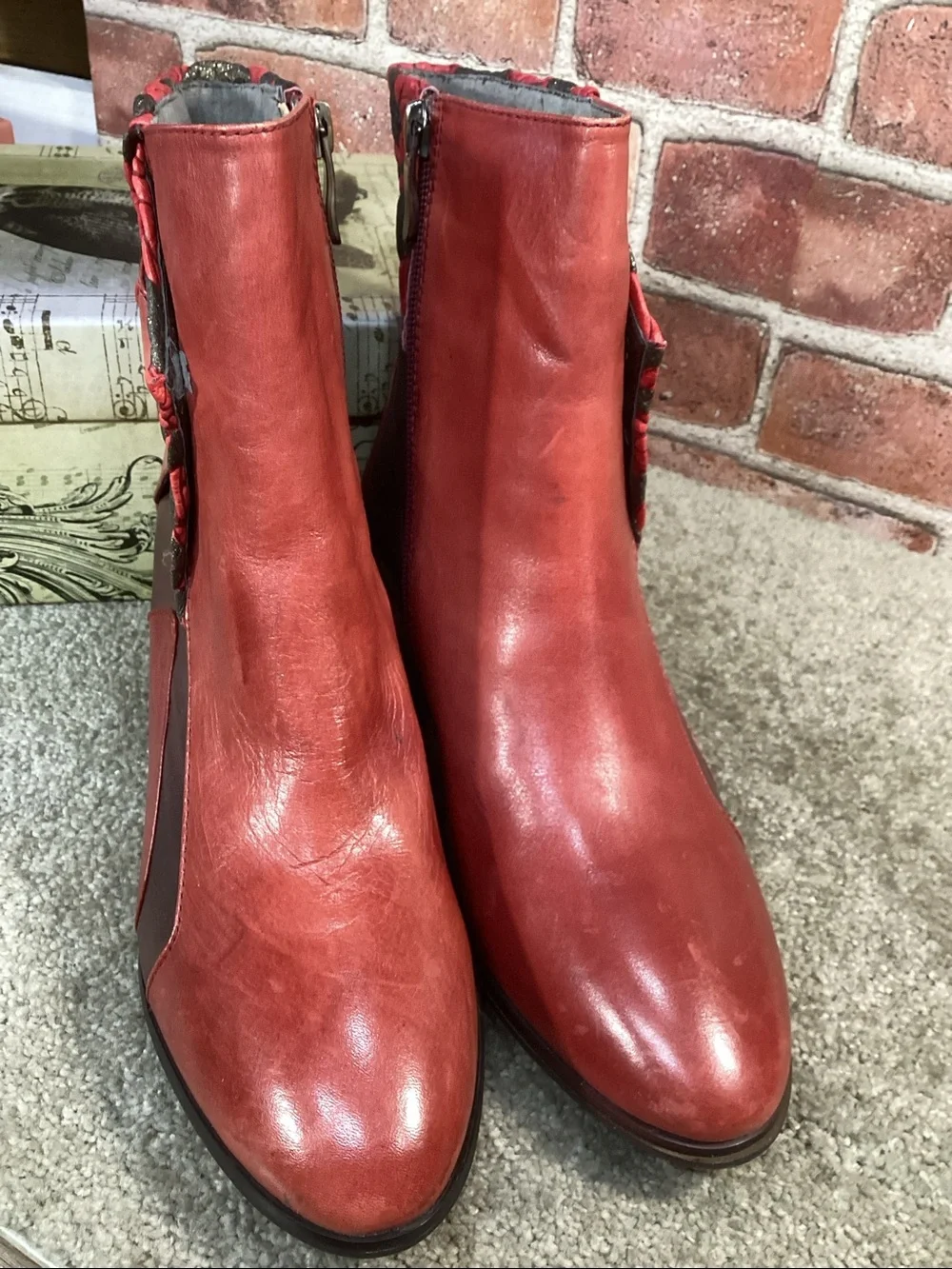 L’Artiste by Spring Step Dramatic women’s heel ankle boots size 39 eu size 8